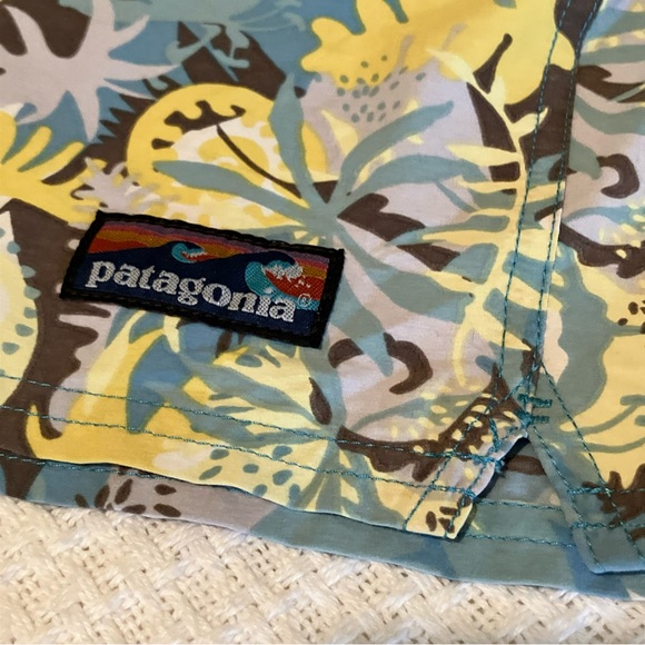 Patagonia Men XL Stretch Wavefarer Volley Shorts 16" Inseam 6 Sea Plants Print - Picture 2 of 14